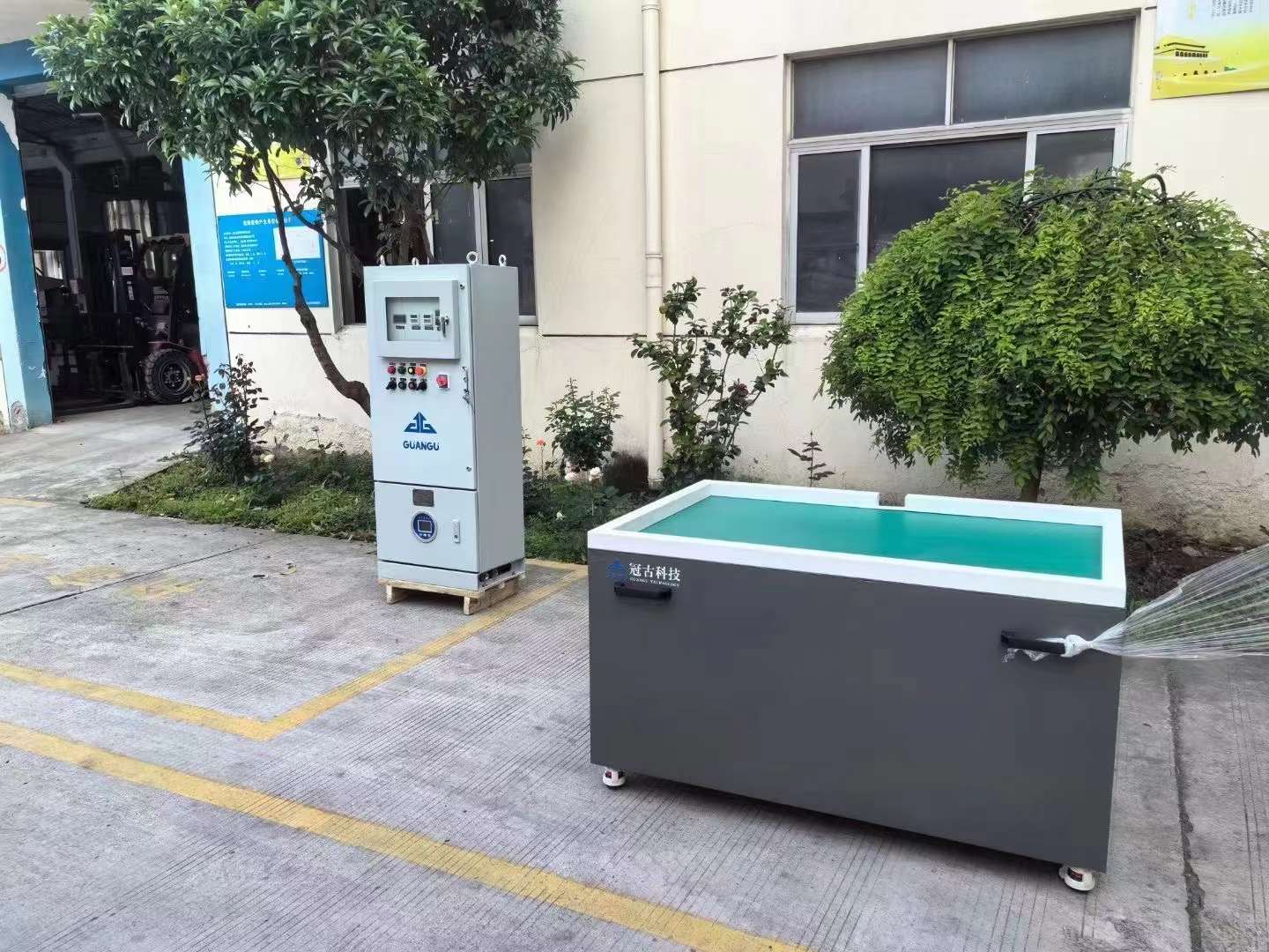 磁力去毛刺机助力国产大飞机金属零件加工，提升制造业核心竞争力
